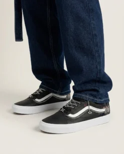 Vans Old Skool Shoes Devil s Control Chains Dark Anime Chained Sidestripe Custom 3 Vans Old Skool Shoes Devil s Control Chains Dark Anime Chained Sidestripe Custom -Vans Custom Shop Old Skool Shoe 001 LLM 20260504 006 detail 1